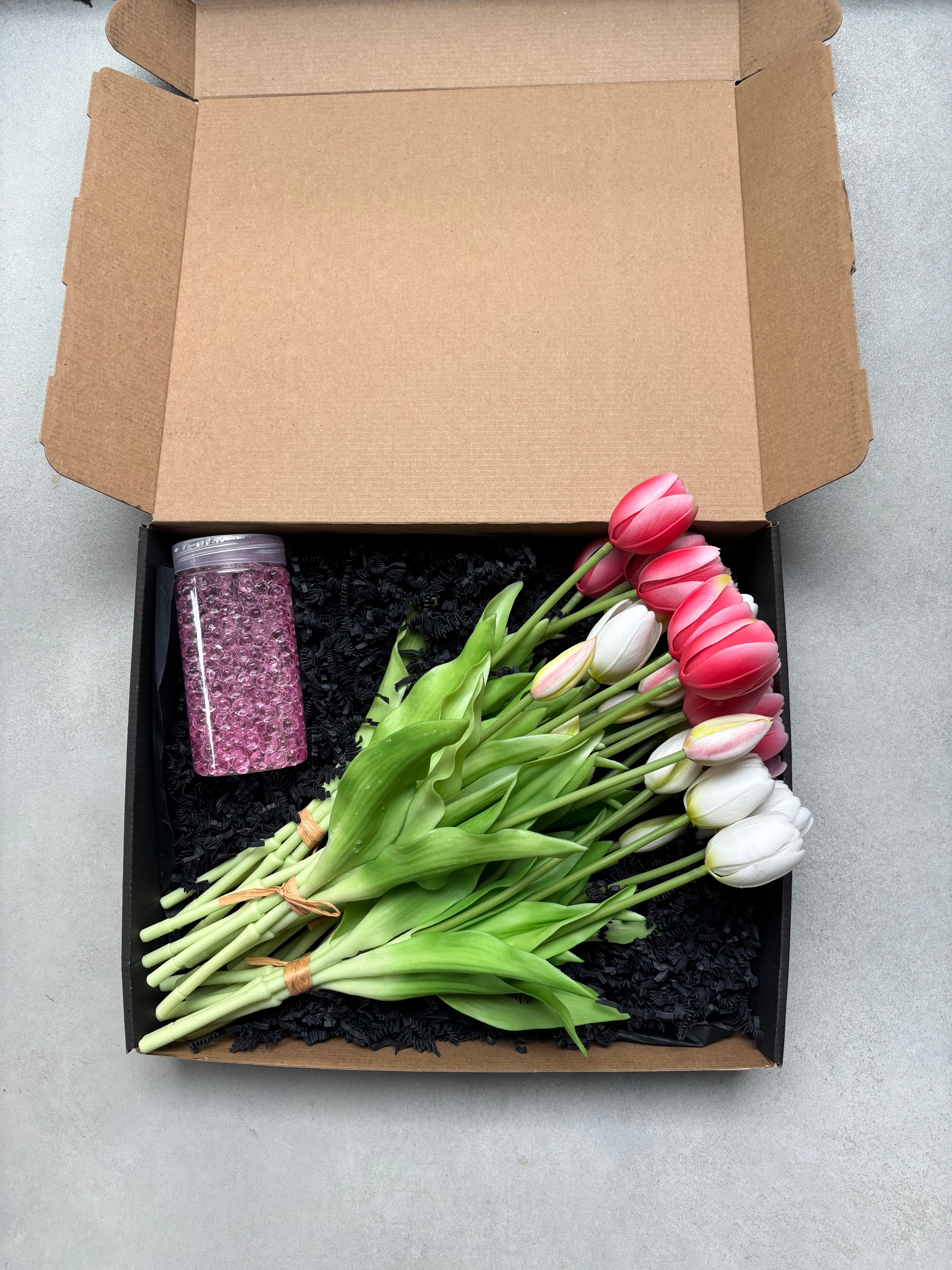 Minimalist Tulip Set — Only Tulips